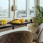 Wonder - Old Town Centre I Cheap Carpark Nearby I Balcony *