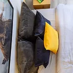 Wonder - Old Town Centre I Cheap Carpark Nearby I Balcony *