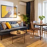 Wonder - Old Town Centre I Cheap Carpark Nearby I Balcony شقة بوخارست