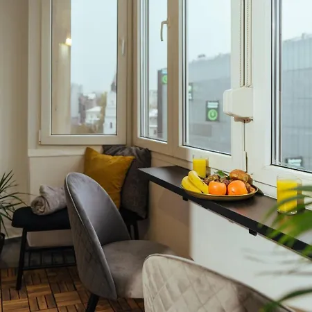 Appartement Wonder - Old Town Centre I Cheap Carpark Nearby I Balcony Bucarest