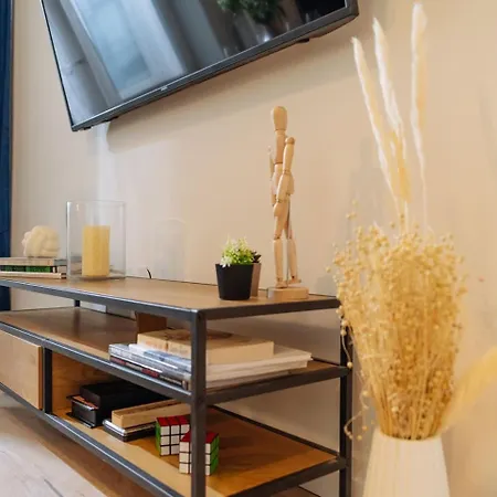 Wonder - Old Town Centre I Cheap Carpark Nearby I Balcony Апартаменты *